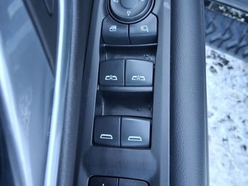 Used 2023 Chevrolet Suburban Z71 w/ Luxury Package image 10