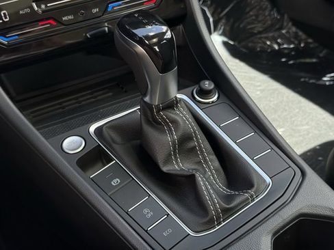 New 2026 Volkswagen Jetta SE FWD image 18