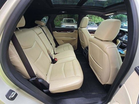 Used 2017 Cadillac XT5 Luxury w/ Driver Awareness Package FWD image 10