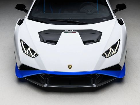 Used 2023 Lamborghini Huracan STO RWD image 5