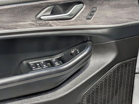 Used 2024 Jeep Grand Cherokee L Limited w/ Luxury Tech Group II image 13