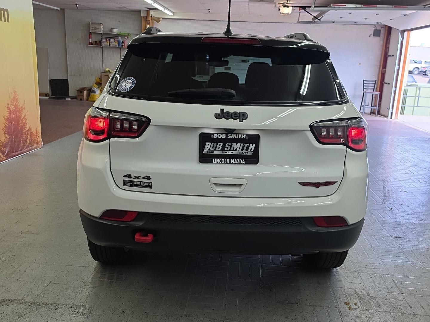 Used 2022 Jeep Compass Trailhawk w/ Trailhawk Convenience Group AWD/4WD image 18
