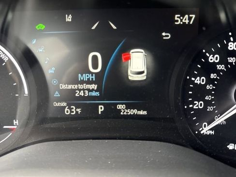 Used 2025 Toyota Sienna XLE w/ XLE Plus Package image 2