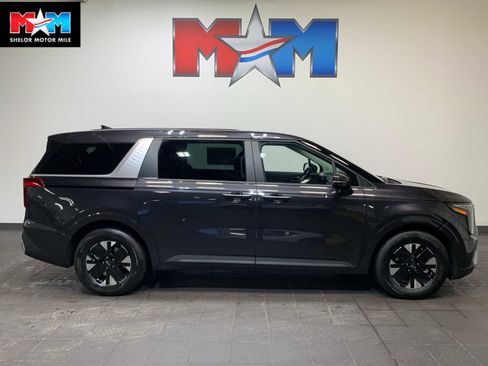 New 2026 Kia Carnival LXS image 1