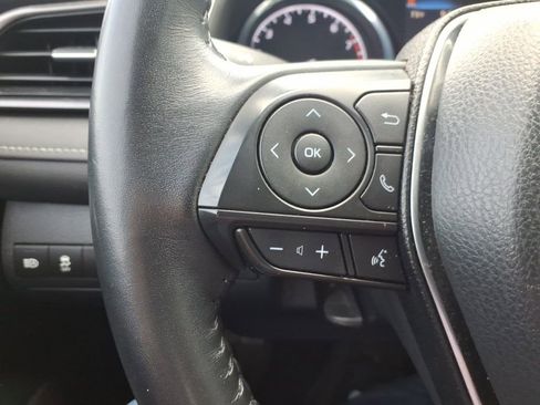 Used 2020 Toyota Camry SE image 16
