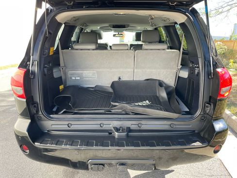 Used 2011 Toyota Sequoia Platinum image 41