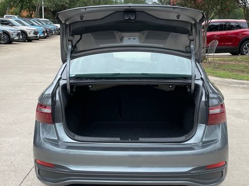 Used 2024 Volkswagen Jetta SE FWD image 26