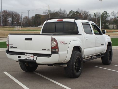 Used 2011 Toyota Tacoma PreRunner image 16