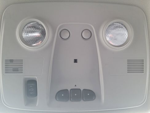 Used 2012 Chevrolet Traverse LT image 11