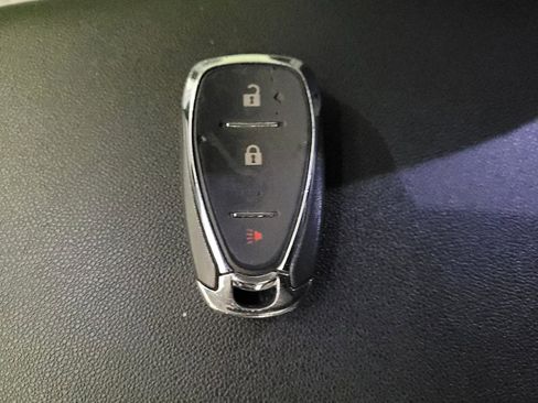 Used 2020 Chevrolet Equinox LT image 32