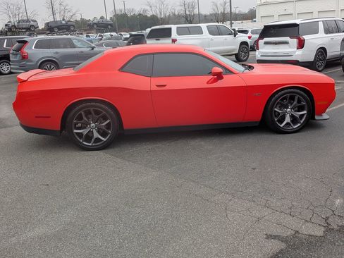 Used 2019 Dodge Challenger R/T image 10