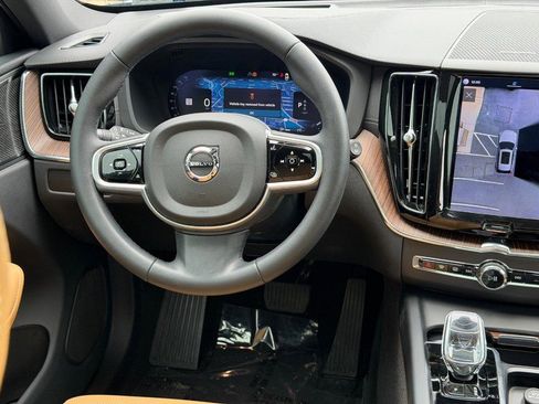 Used 2023 Volvo XC60 B5 Ultimate w/ Climate Package AWD/4WD image 13