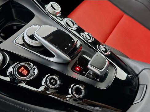 Used 2018 Mercedes-Benz AMG GT Roadster image 18