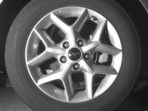 Used 2025 Kia Soul LX w/ LX Technology Package image 12