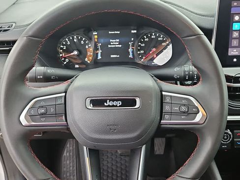 Used 2025 Jeep Compass Trailhawk AWD/4WD image 19