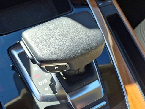 Used 2023 Audi Q5 2.0T Premium w/ Convenience Package AWD/4WD image 18