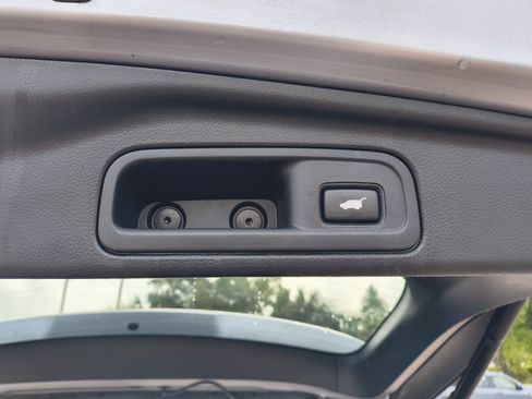 Used 2017 Honda Pilot Touring image 14