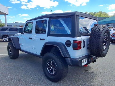 Used 2025 Jeep Wrangler Unlimited Rubicon w/ XTREMEE 35" Tire Package AWD/4WD image 28