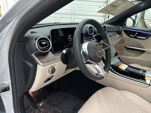 Used 2025 Mercedes-Benz C 300 Sedan image 9