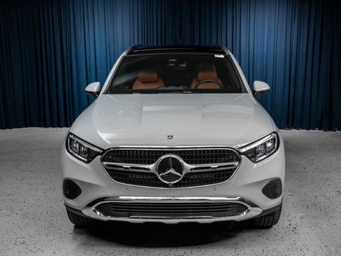 New 2026 Mercedes-Benz GLC 300 image 2