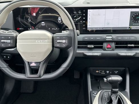 Certified 2025 Kia K4 GT-Line w/ GT-Line Sunroof Package FWD image 15