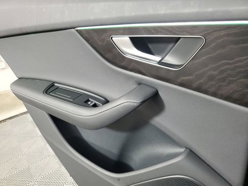 Used 2023 Audi Q8 Premium Plus w/ Premium Plus Package image 18