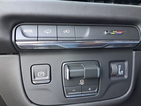 Certified 2026 Cadillac Escalade V w/ LPO, ONYX Package image 33