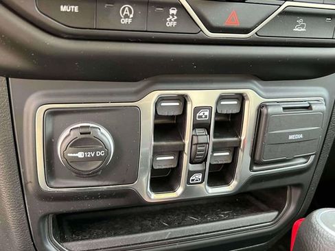 Certified 2023 Jeep Wrangler Unlimited Sport image 36