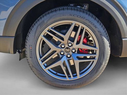 New 2026 Ford Explorer ST-Line w/ ST-Line Street Pack image 10