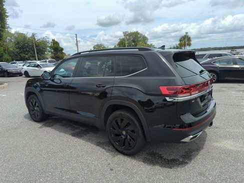 Used 2025 Volkswagen Atlas SE w/ Black Wheel Package AWD/4WD image 9