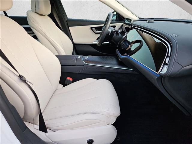 Used 2025 Mercedes-Benz E 450 4MATIC Sedan image 22