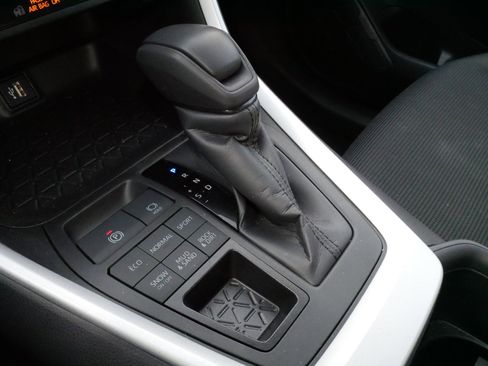 Certified 2024 Toyota RAV4 LE image 24