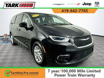 Certified 2024 Chrysler Pacifica Touring-L
