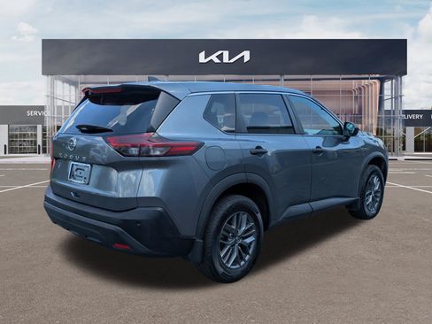 Used 2021 Nissan Rogue S FWD image 4