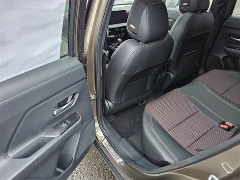 New 2026 Nissan Kicks SR image 5