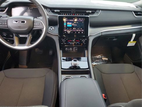 New 2025 Jeep Grand Cherokee Laredo w/ Luxury Tech Group I image 11