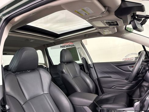 Used 2022 Subaru Forester Touring image 2