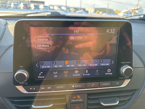 Used 2024 Nissan Altima 2.5 SV image 47