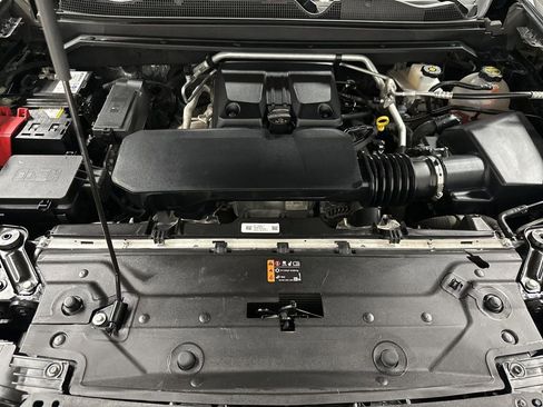 Used 2024 Chevrolet Colorado ZR2 w/ ZR2 Convenience Package III AWD/4WD image 35