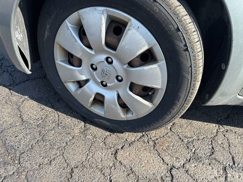 Used 2008 Toyota Yaris 2-Door Hatchback image 2