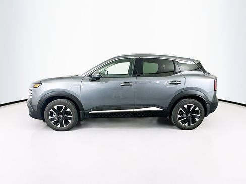 Used 2025 Nissan Kicks SR image 4