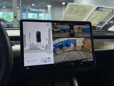 Used 2024 Tesla Model Y Long Range AWD/4WD image 34