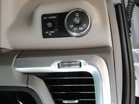 Used 2016 GMC Acadia SLT AWD/4WD image 10