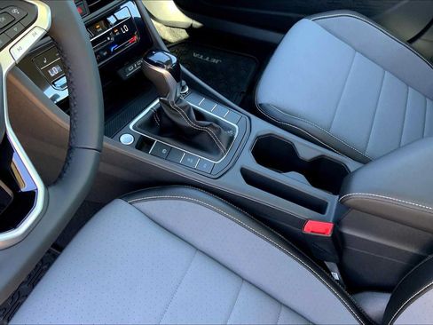 New 2026 Volkswagen Jetta SE FWD image 7