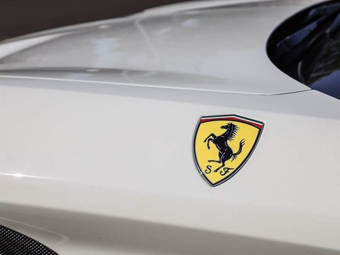 Used 2015 Ferrari California T RWD image 19