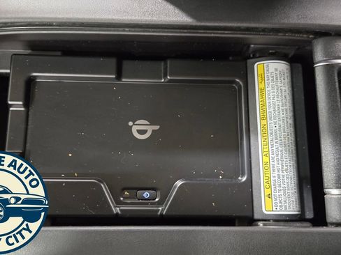 Used 2020 Toyota Highlander XLE AWD/4WD image 21