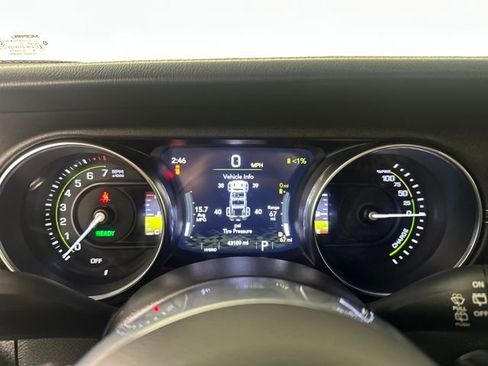 Used 2021 Jeep Wrangler Unlimited Sahara w/ Cold Weather Group image 17