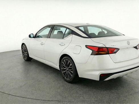 Used 2025 Nissan Altima 2.5 SV image 6