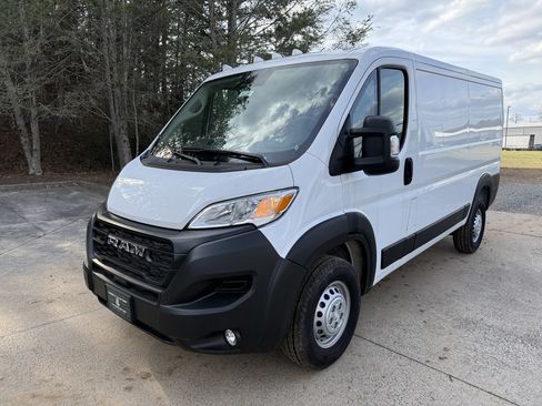 Used 2024 RAM ProMaster 1500 w/ Convenience Group image 3