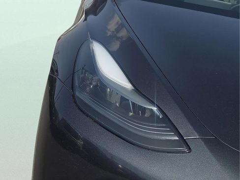 Used 2025 Tesla Model Y Long Range RWD image 7